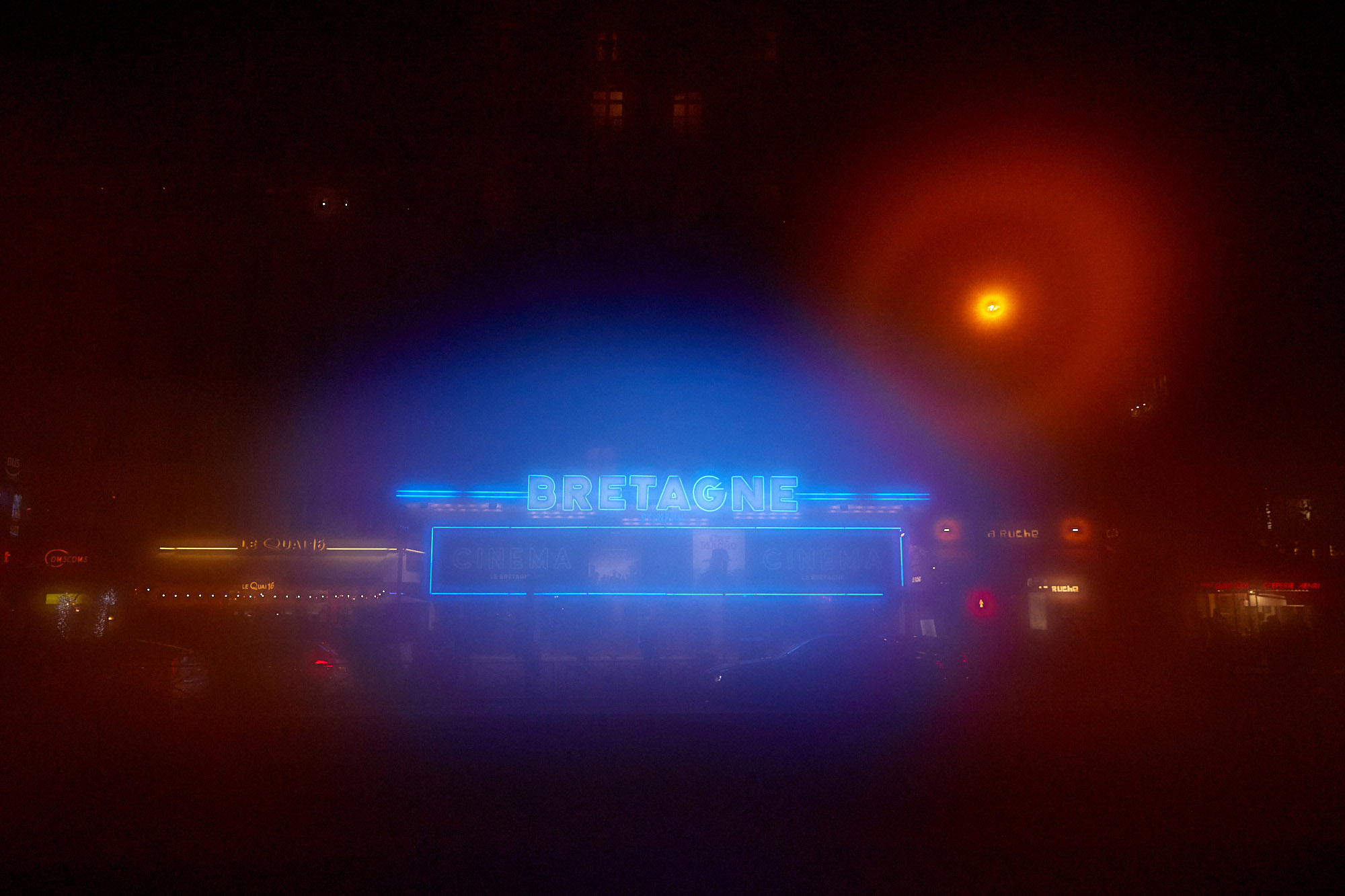 bookNeon_0M8A1225web